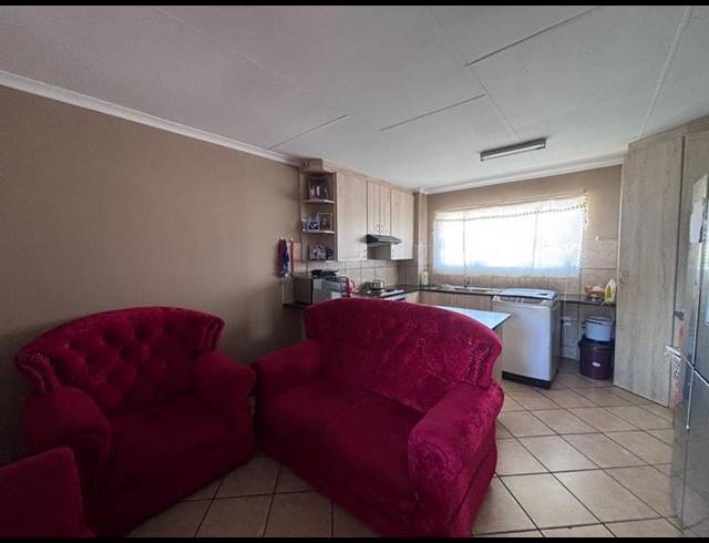 2 BEDROOM APARTMENT FOR SALE IN FLORIDA GLEN